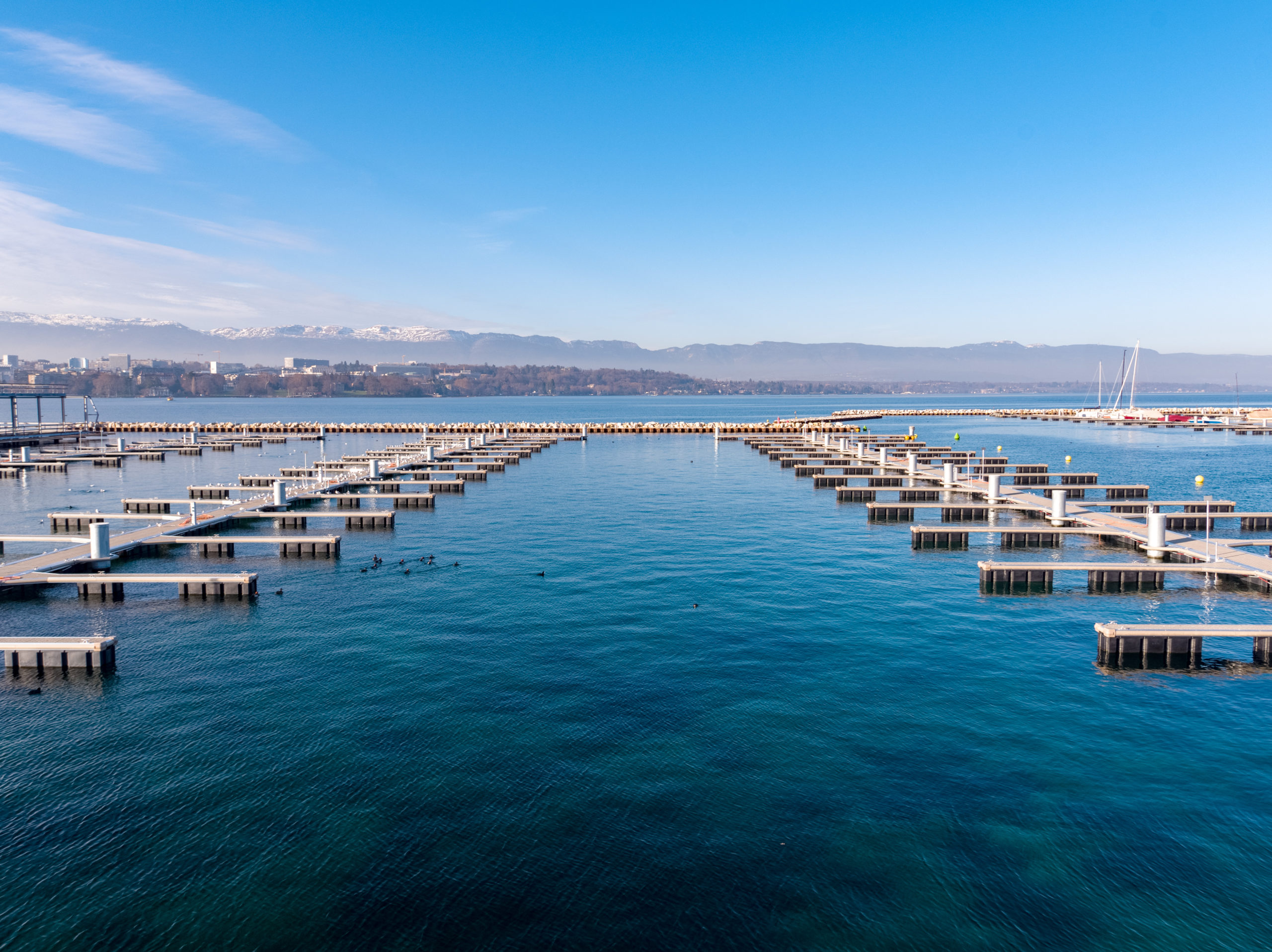 Vue aérienne des pontons fabriqués par MSE Group pour le Port de Genève (Suisse)